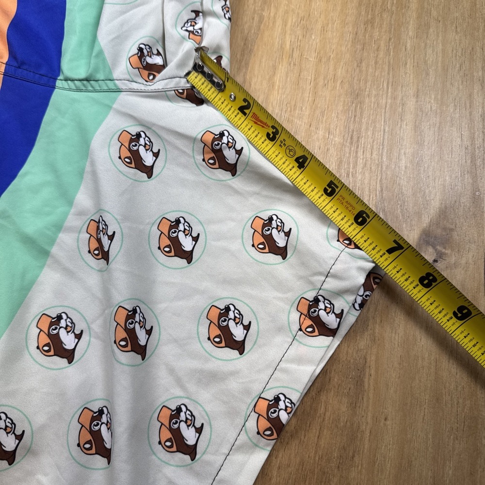 Buc-ees Swim Shorts Mens Medium 7" Inseam Multicolor Striped Beaver Logo Print - Picture 7 of 10